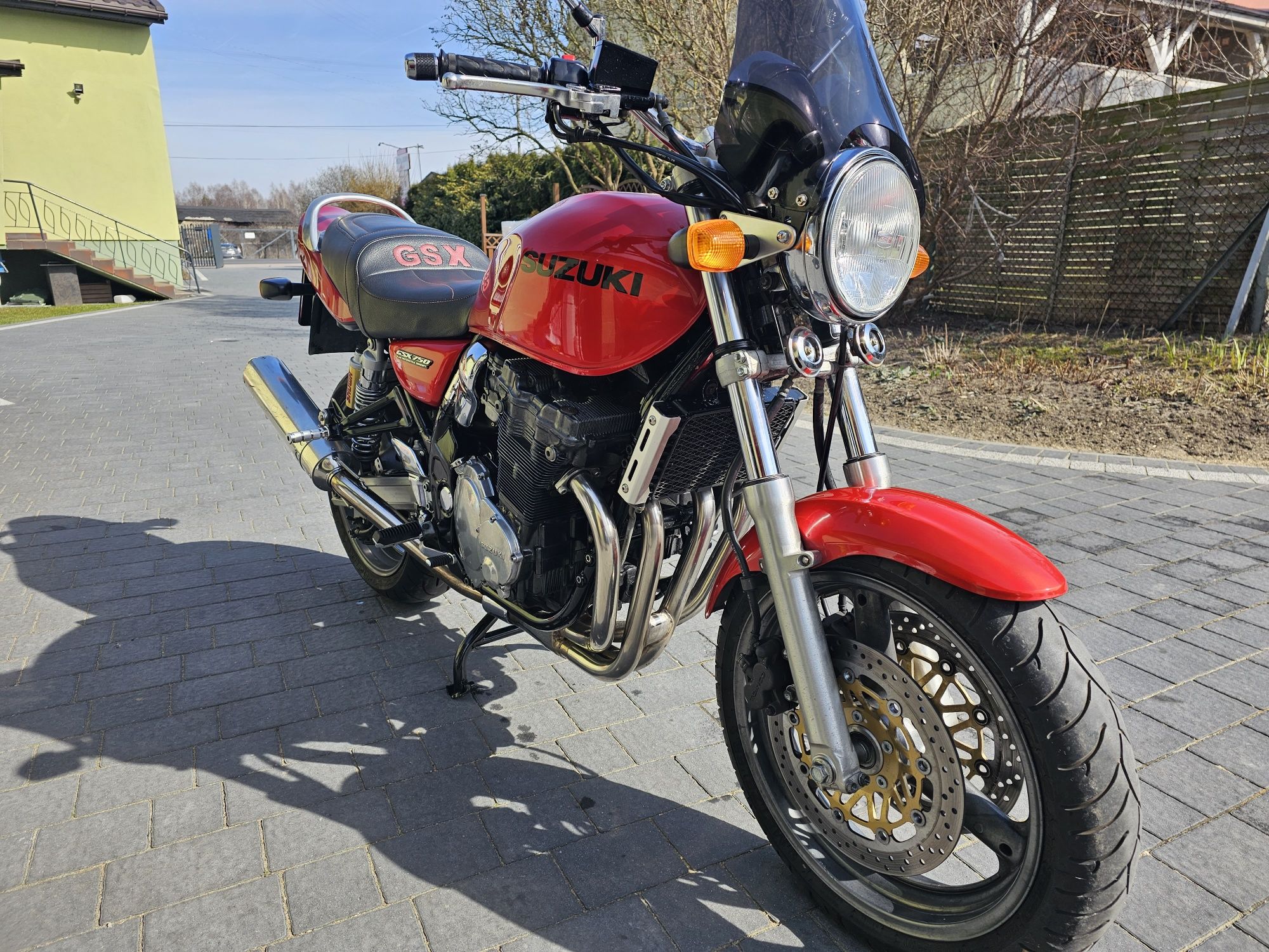 Suzuki GSX 750 Inazuma