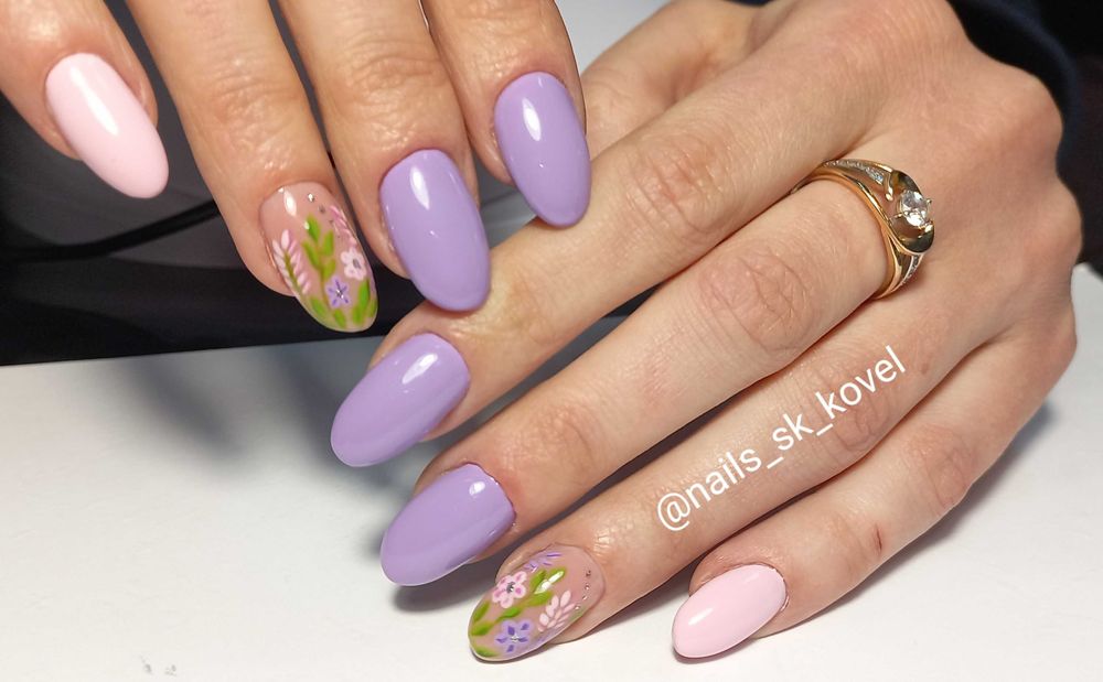 Манікюр, педикюр, нарощування нігтів