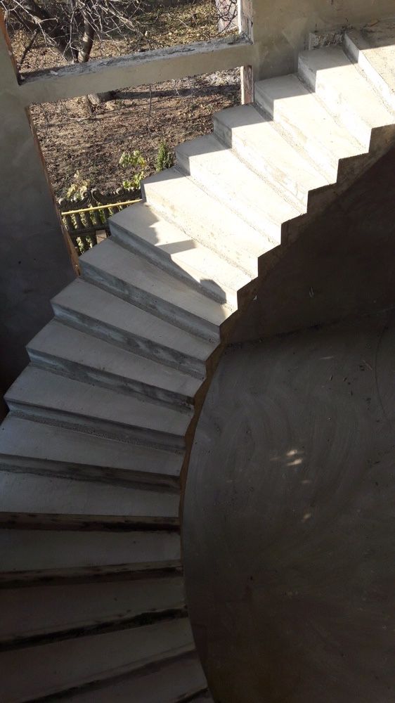 Бетонні сходи ( майстер по сходам,бетон,ступеньки,лестница бетоная)