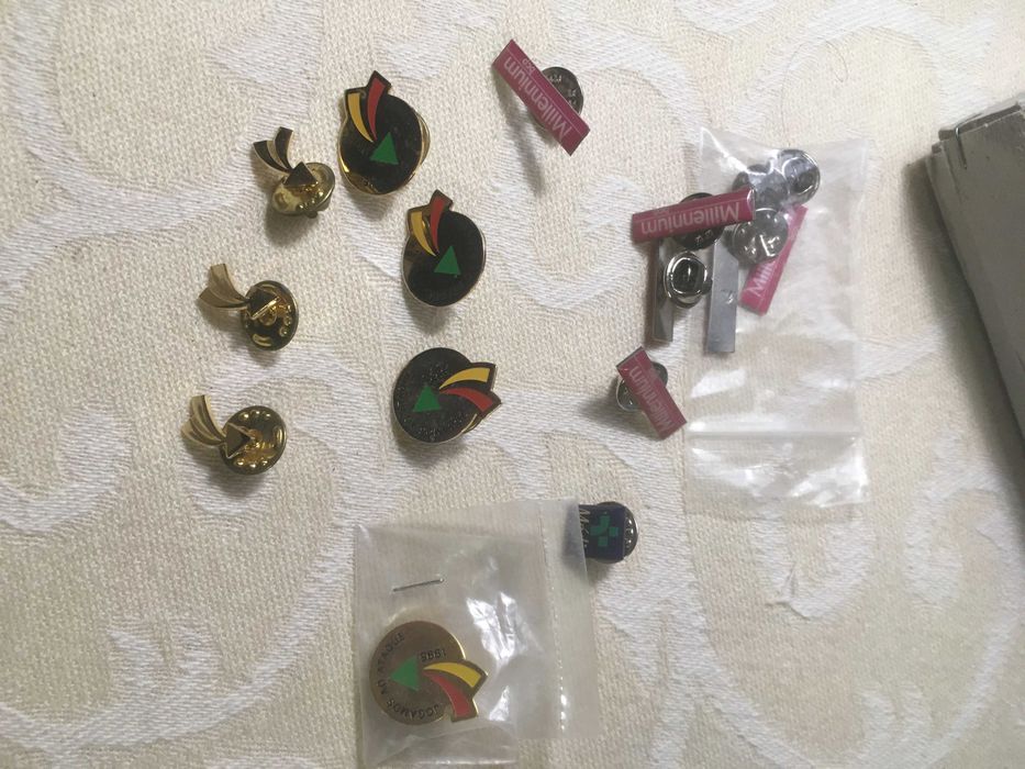 Conjunto de 43 Brindes de Bancos -  99% nunca usado