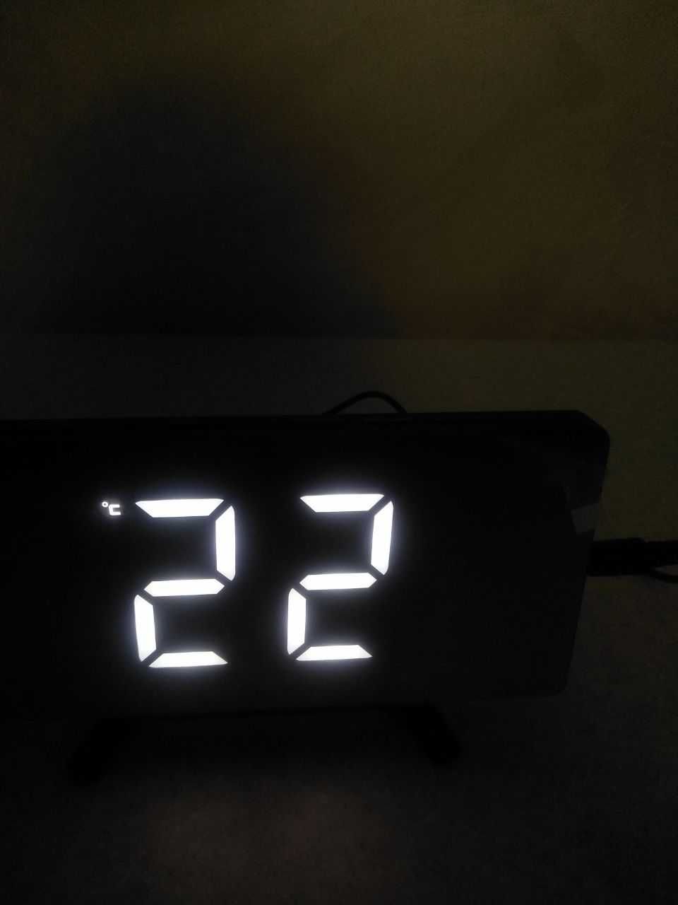 Електронний годинник-термометр з будильником