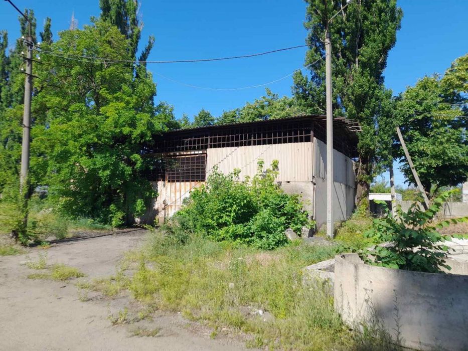 Продажа коммерческого объекта с участком 1,8 га и постройками