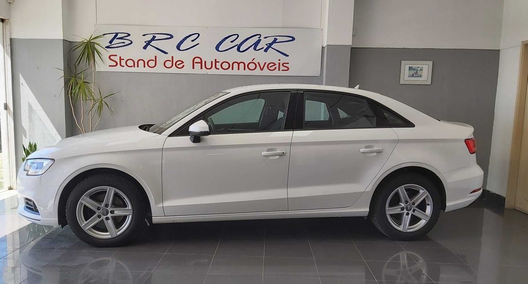 AUDI A3 LIMOUSINE 1.6 TDI