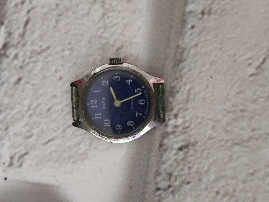 Антикваріат наручний годинник ЗАРЯ 17 каменів