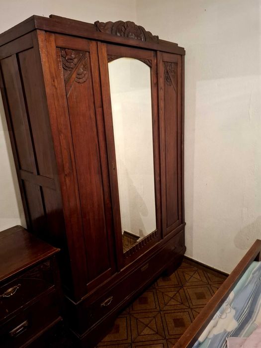 Quarto completo antigo