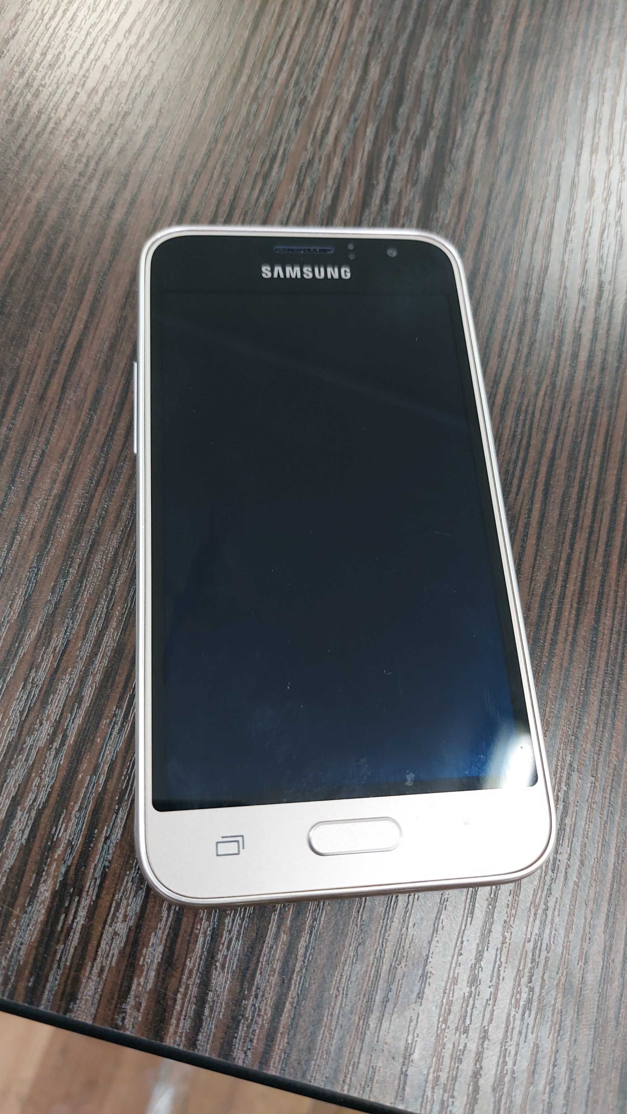 Мобільний телефон Samsung Galaxy J1 2016 SM-J120H Gold