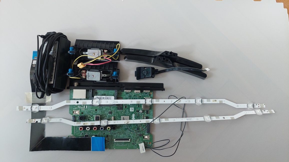Części po telewizorze Samsung UE32M4002AK