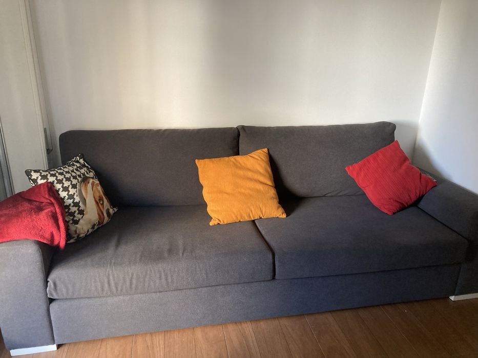 Sofá cinzento, lavável, tecido muito macio com 2,60 de comprimento
