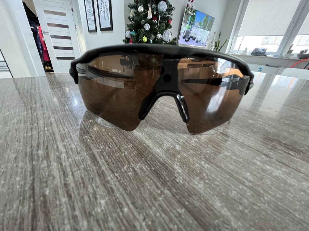 Oakley radar brazowe