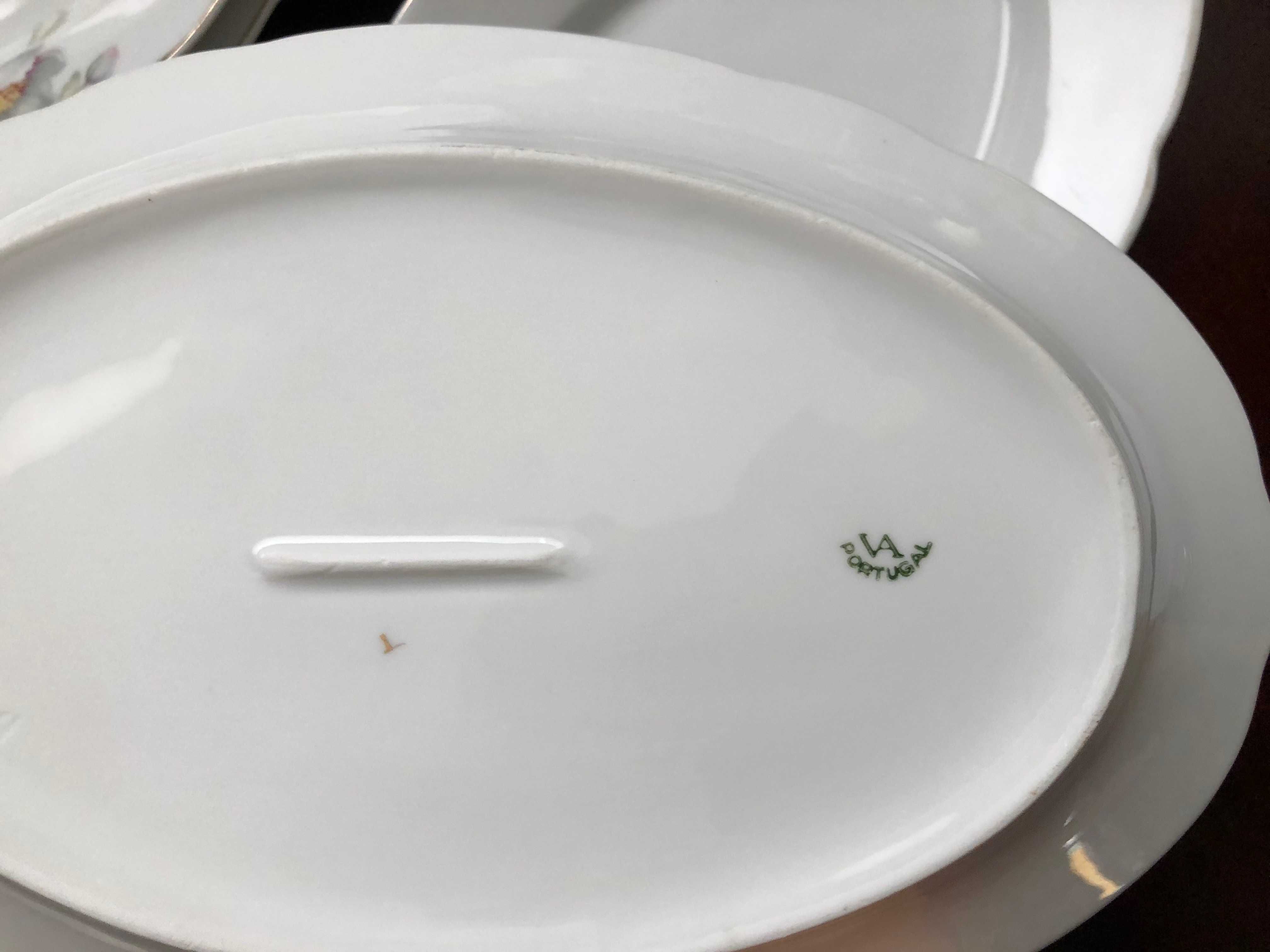 Serviço de jantar e de chá Vista Alegre porcelana fina - 116 peças