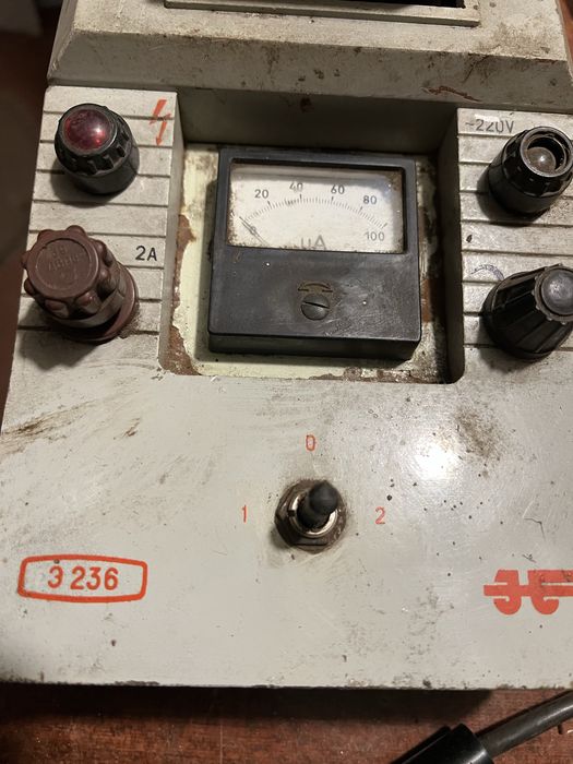 Пристрій для повірки стартерів авто, якорів