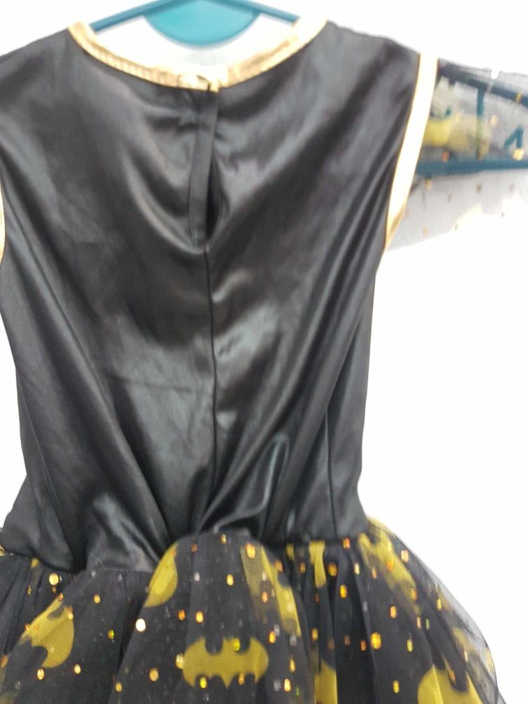 Strój karnawałowy sukienka Batgirl Batman 104 110. A2428