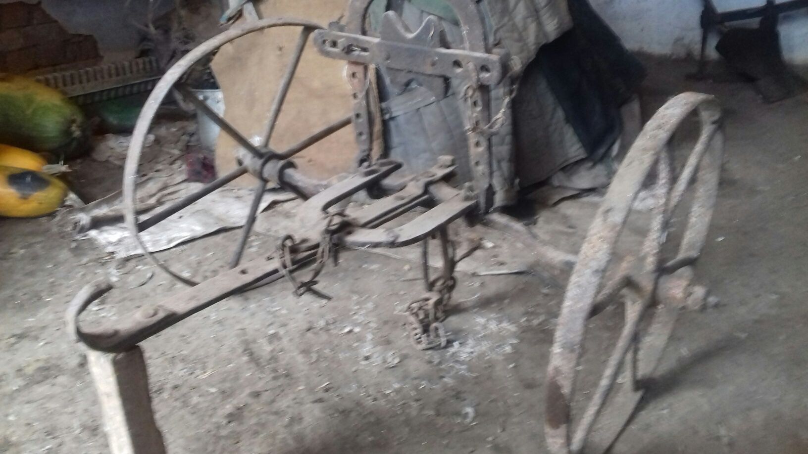 Плуг кінський з колісницею