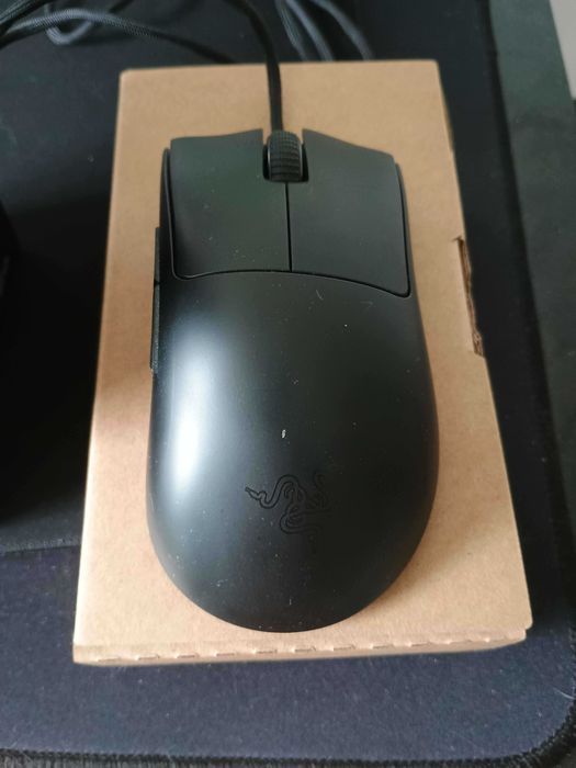Myszka gamingowa razer deathadderV3 wired bardzo precyzyjna dla graczy