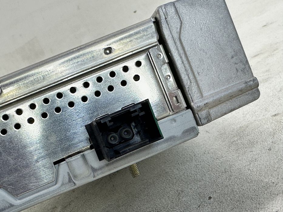 Mercedes E W211 głośniki subwoofer wzmacniacz Harman Kardon Logic7