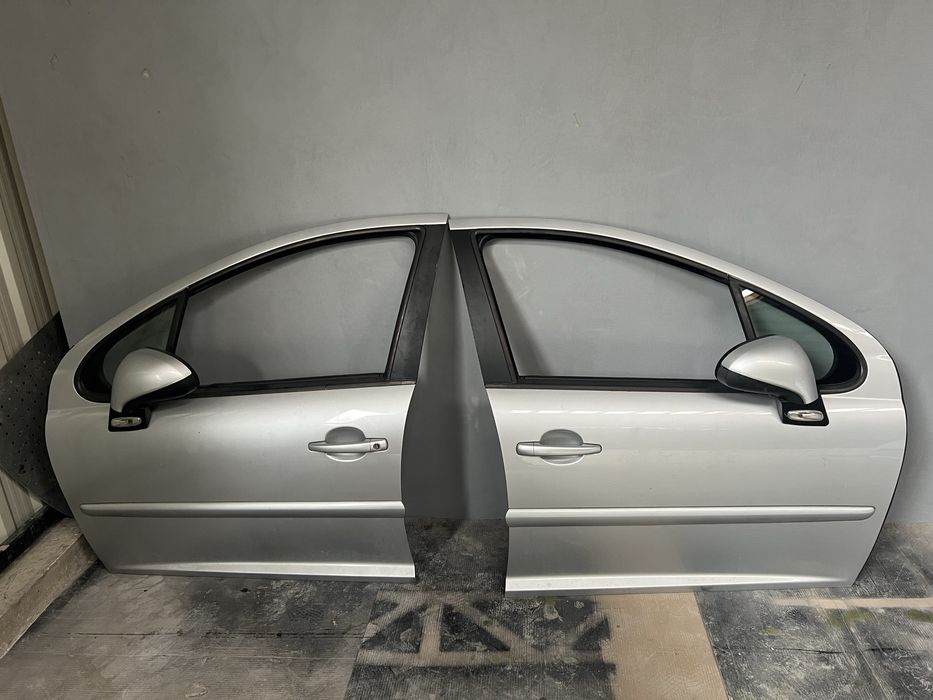 Двері передні Пежо 308