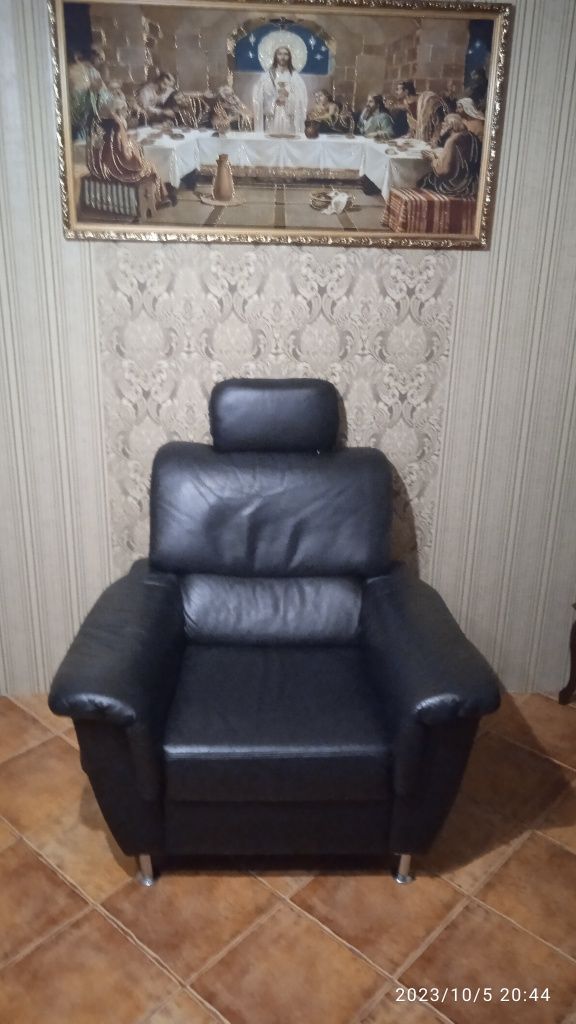 Продам шкіряне крісло Німеччина