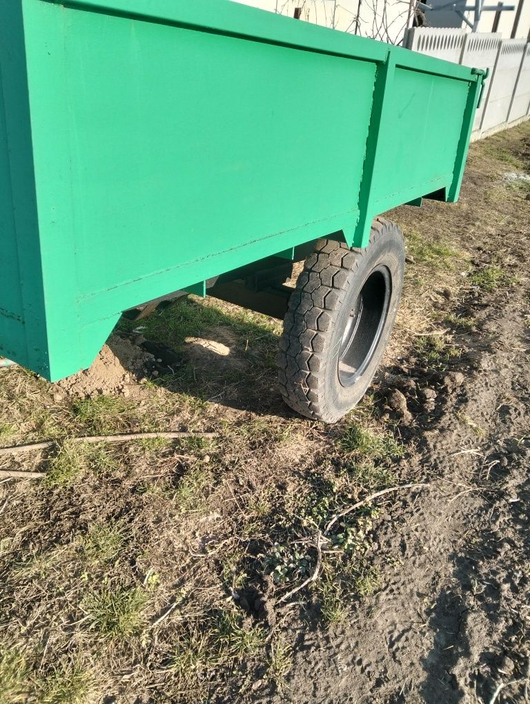 Причіп до трактора