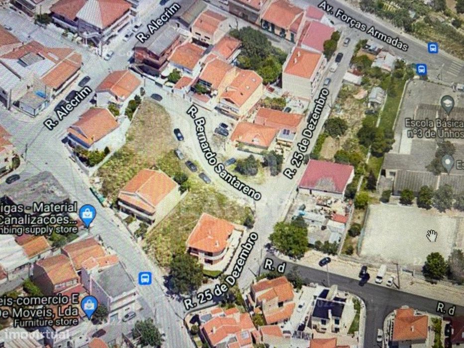 Terreno Urbano para construção de Moradia com 2 pisos