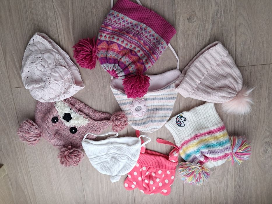 Zestaw dla dziewczynki czapki zimowe 6-12mcy. Cena za całość. Stan bar