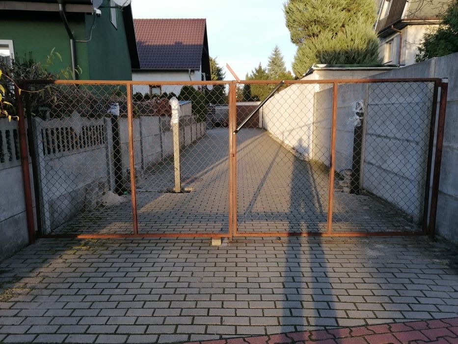 Brama budowlana dwuskrzydłowa