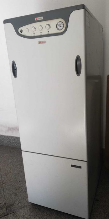 Vendo Caldeira Lamborghini BIA 30 90 a gasóleo + Depósito 1000L