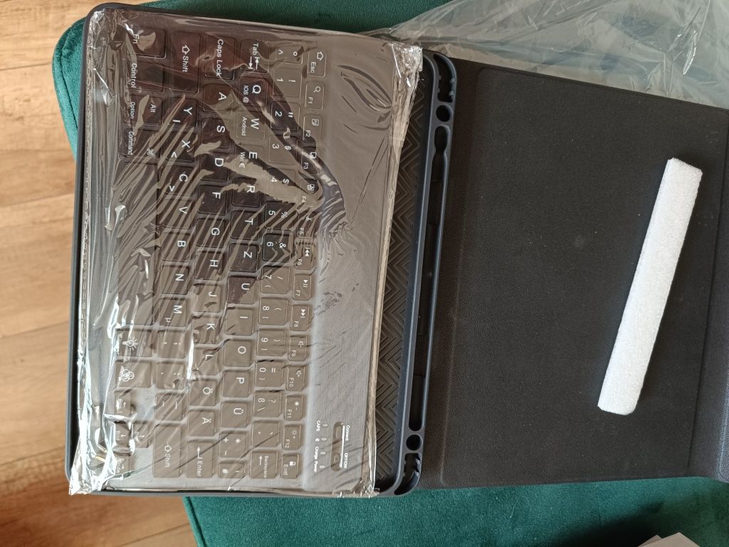 Etui z klawiaturą Zhike Apple iPad 11 pro