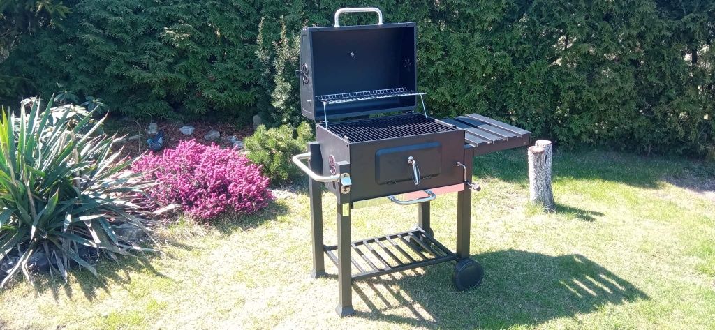 Nowy Grill Węglowy  XXL z otwieraczem do piwa