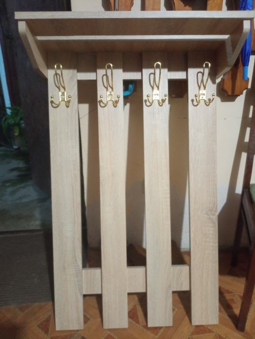 Вішалка настінна