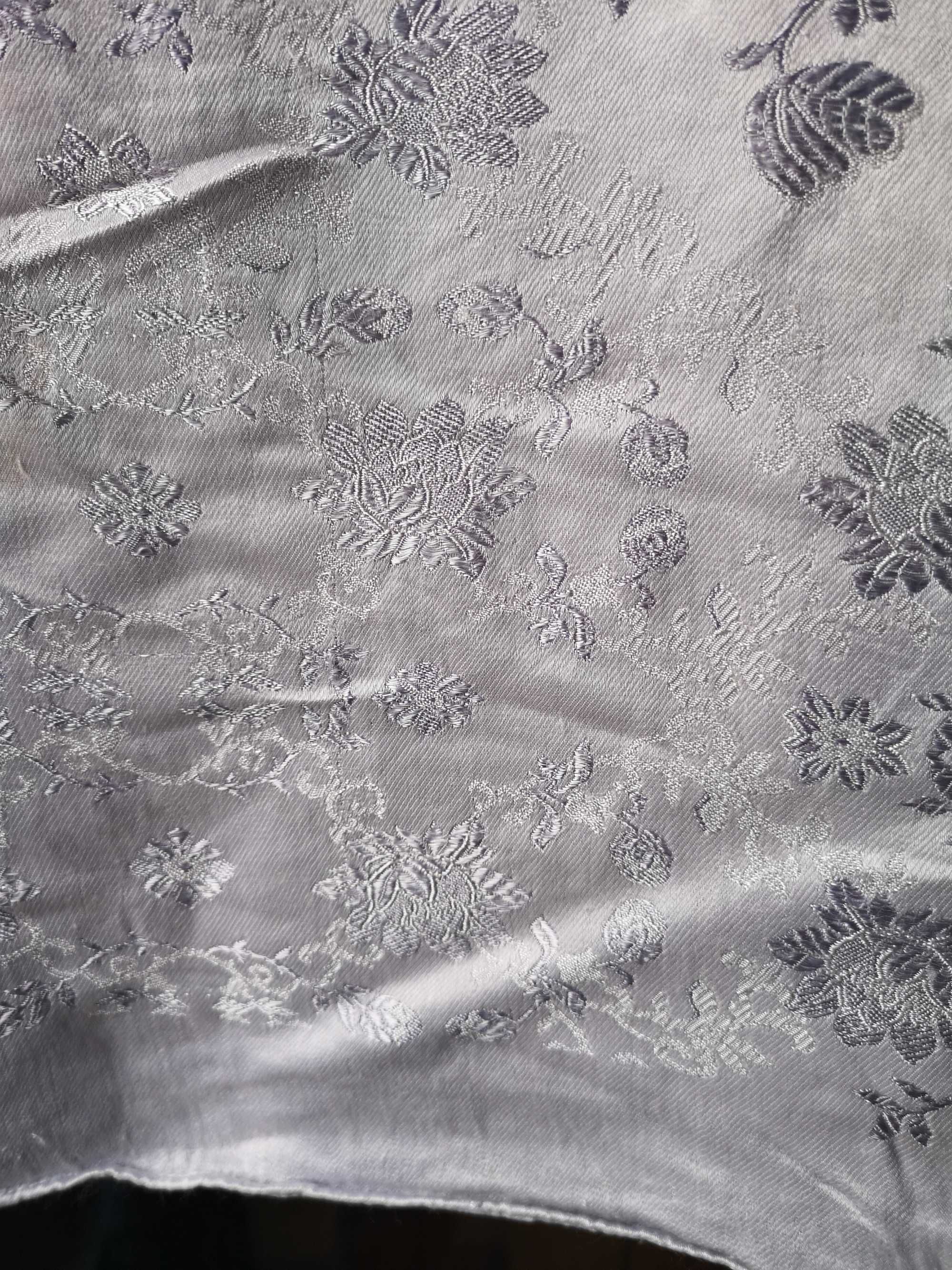 colcha de seda antiga