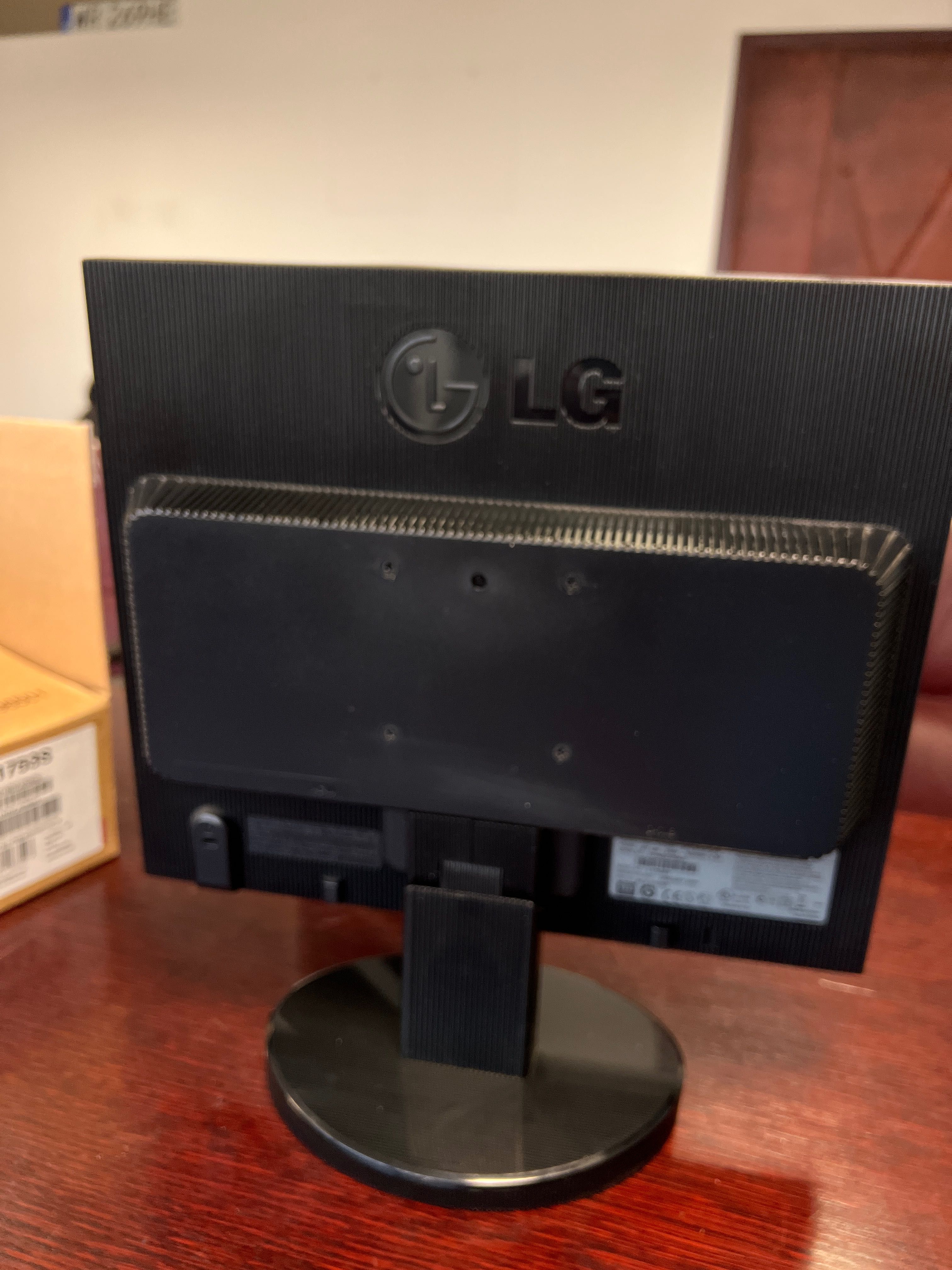 Monitor LG 1753S