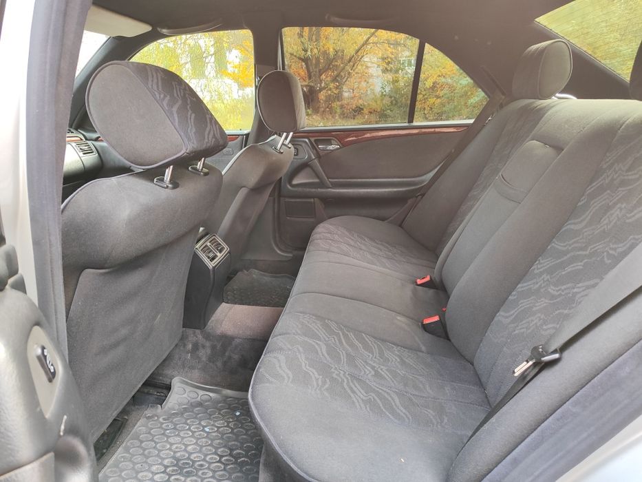 Mercedes-Benz w210 E220d 1998