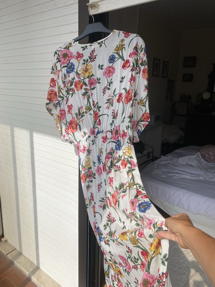 Vestido Vintage Bazaar Novo fundo branco florido tamanho unico
