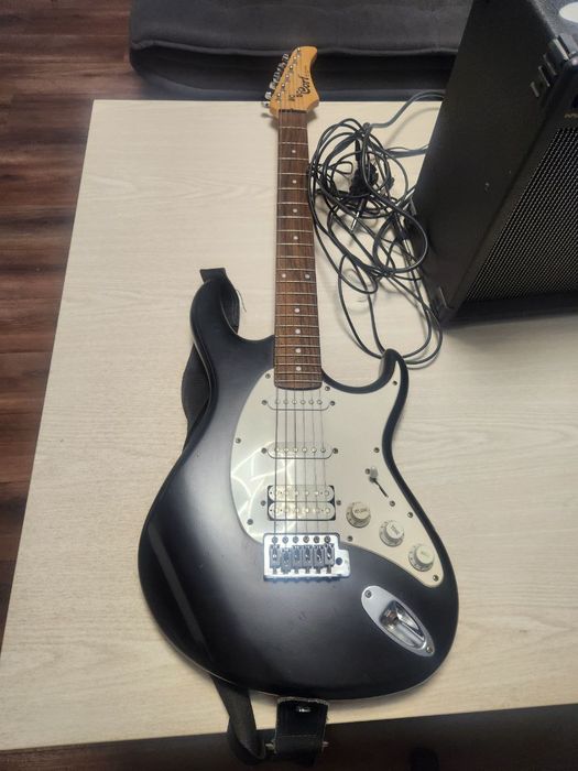 Електрогітара cort stratocaster+ комбік+ чохол