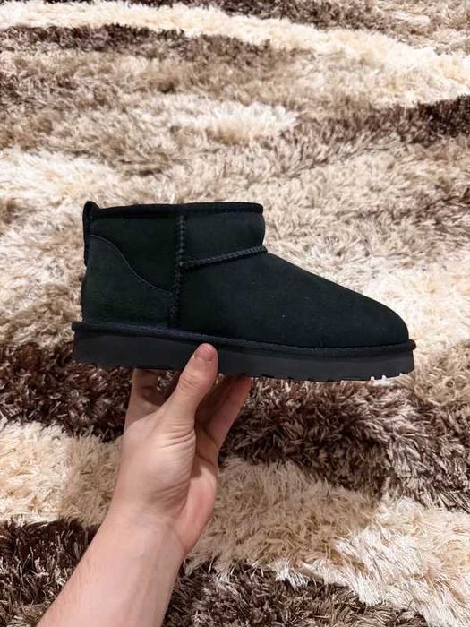 Buty damskie UGG_Black Trampki Roz.37