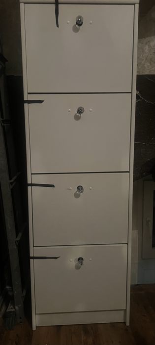 biała szafka na buty