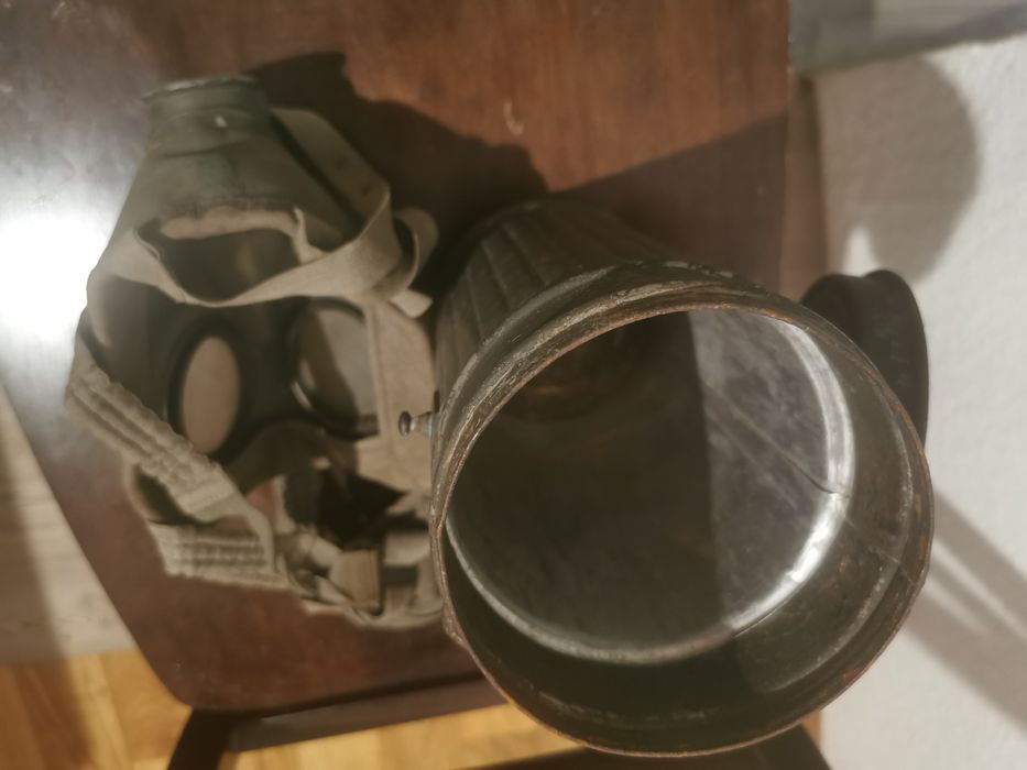 Niemiecka maska przeciwgazowa, puszka