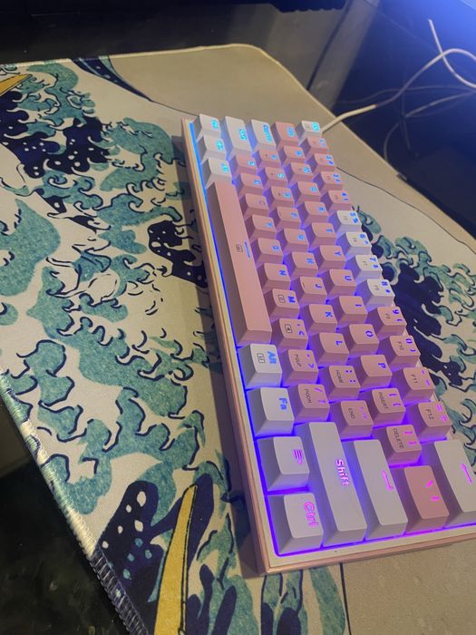 Teclado 65%Mecanico Red Dragon