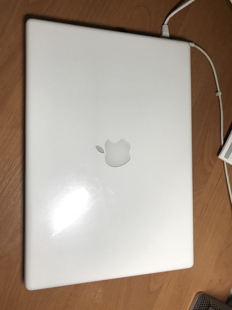 Apple MacBook 2009 A1181