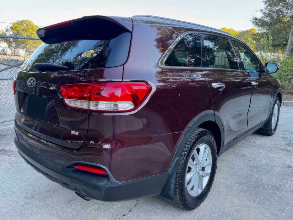 Kia Sorento LX      2017