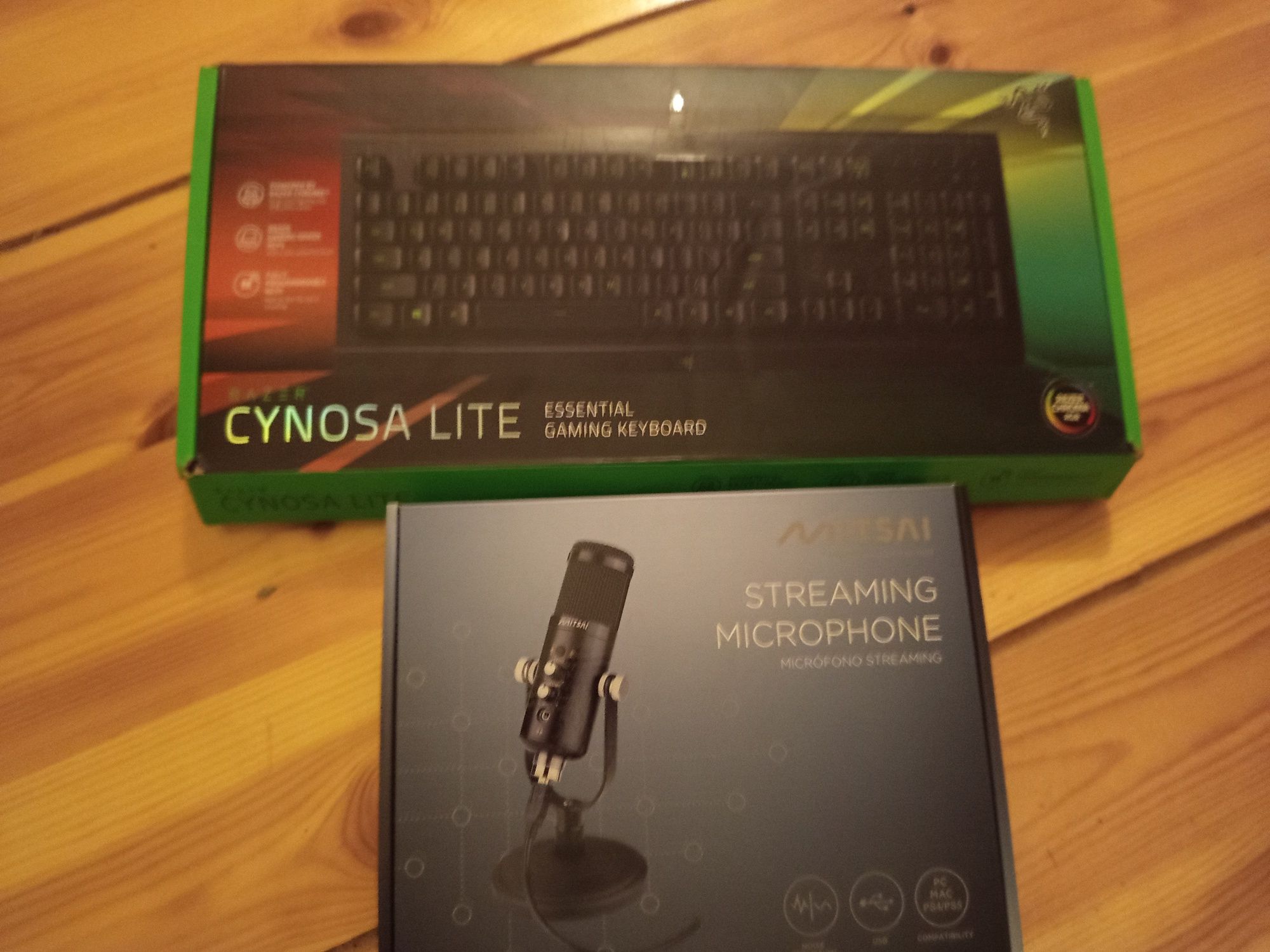 Teclado Razer Cynosa lite e microfone Miysai