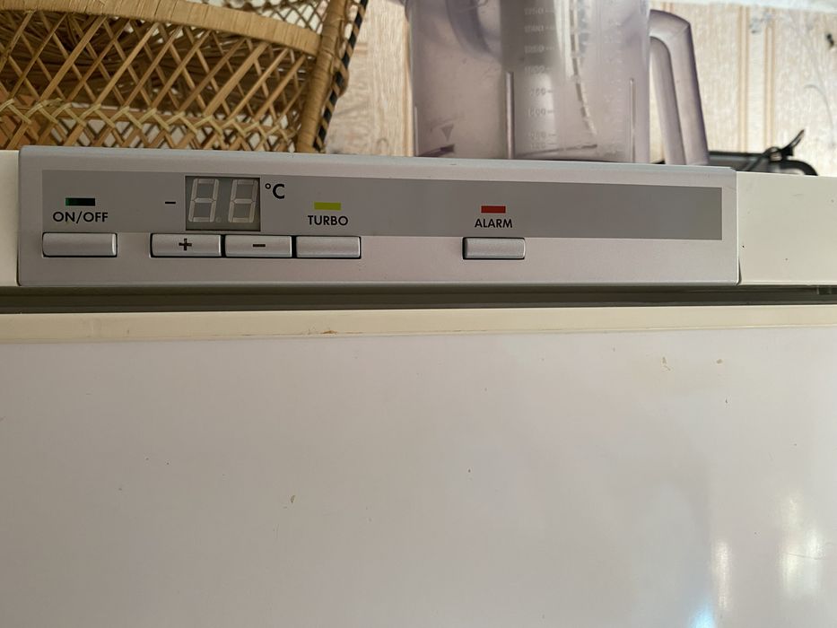 морозильна камера aeg 2796-1ga