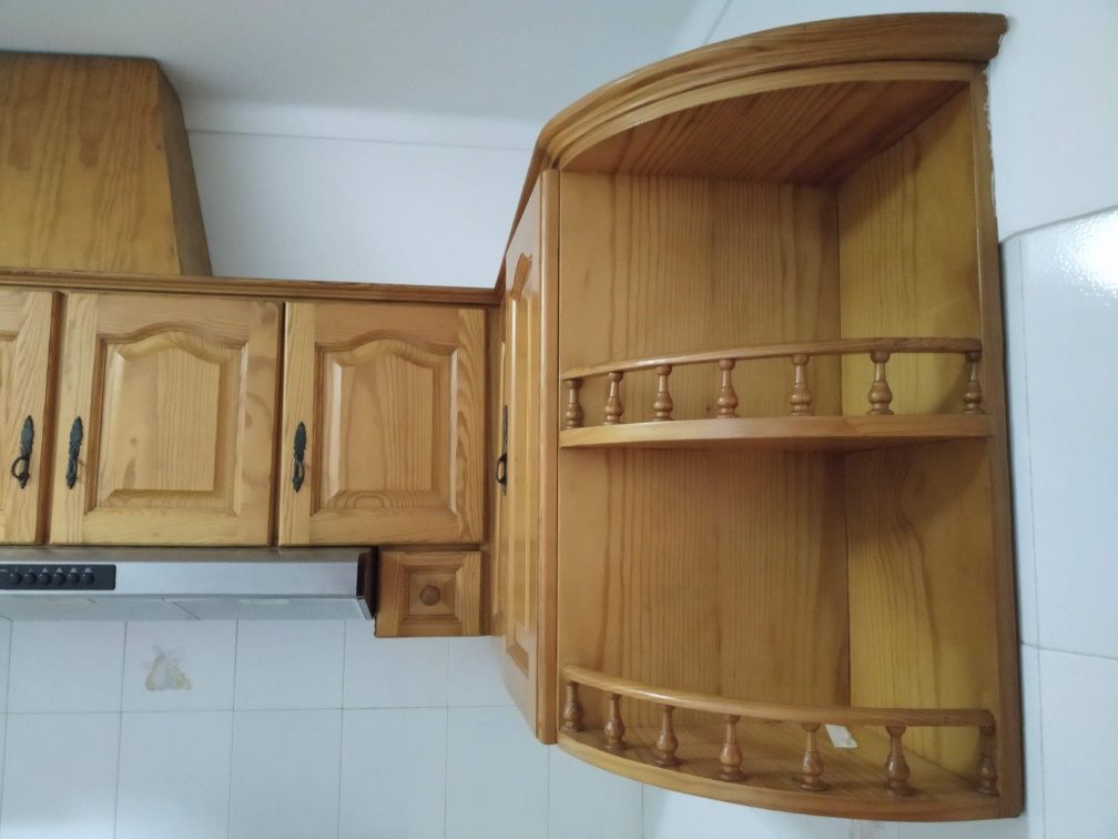 Móveis de Cozinha em Pinho