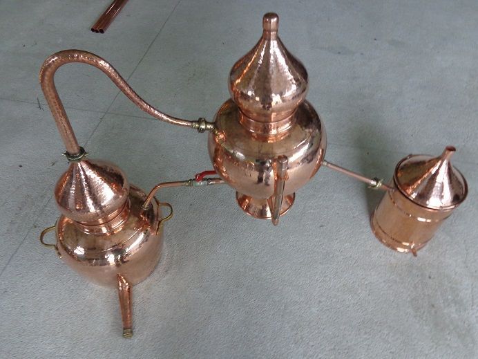 Alambique tradicional com termómetro