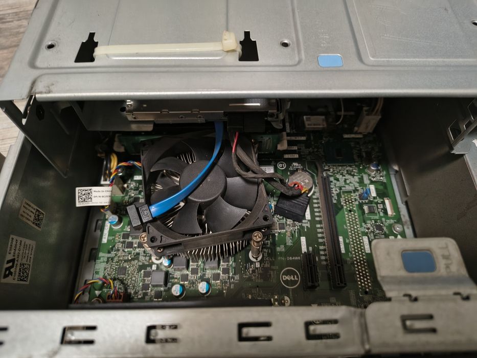 Komputer stacjonarny Dell Vostro 3668 i 5 7400/ Vostro 3250 i5 6400