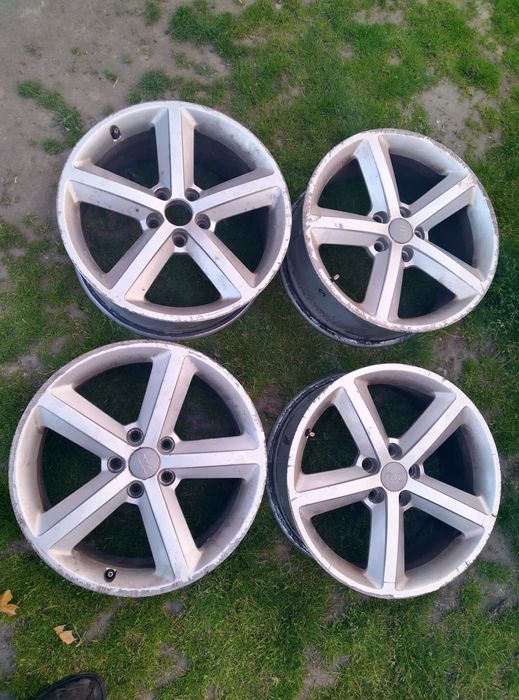 Audi A4 B8 A5 Felgi aluminiowe orginalne 8K0.601.025.Q 18''