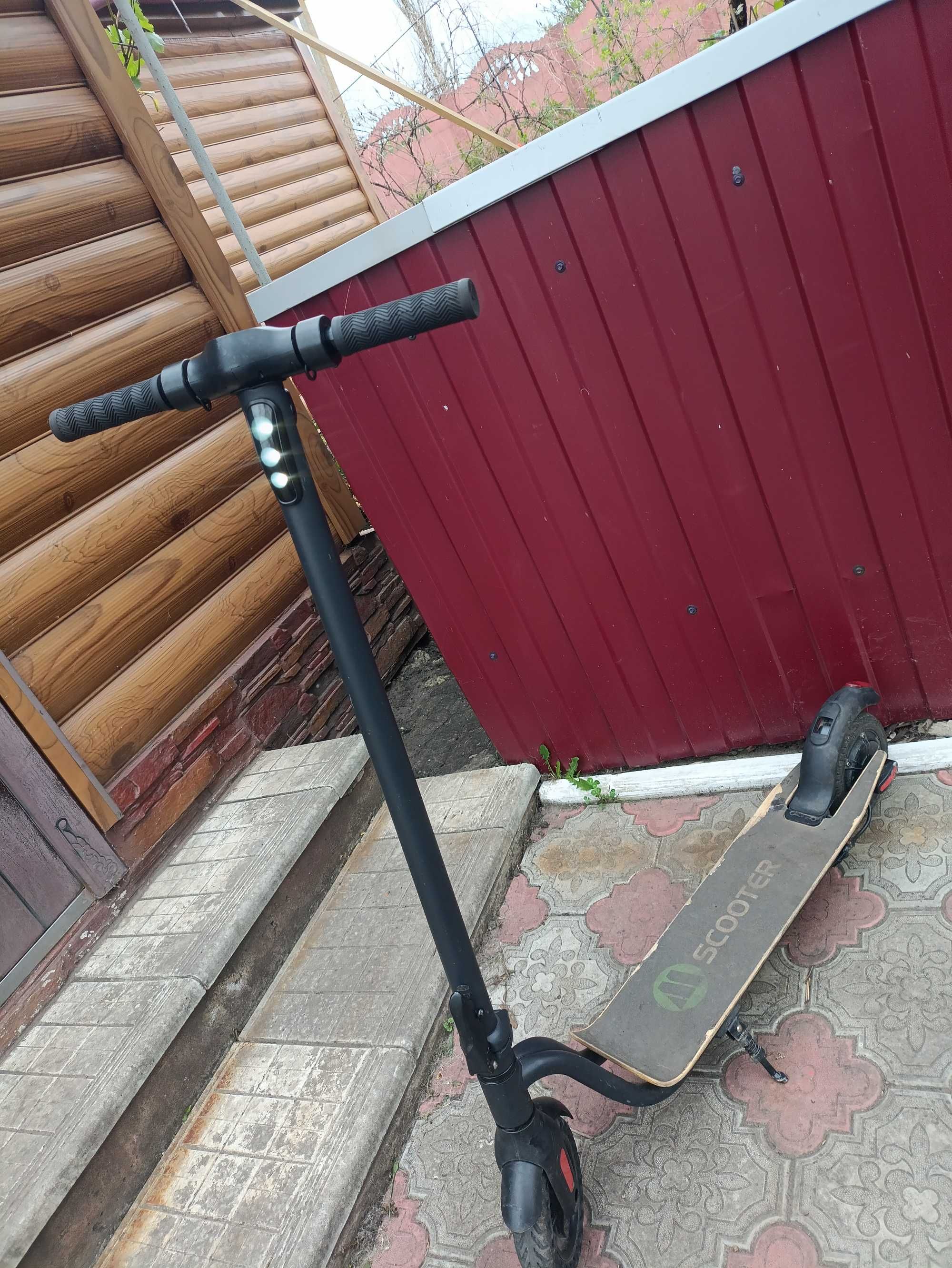 Електросамокат M-Scooter s10 300BT, без торгу