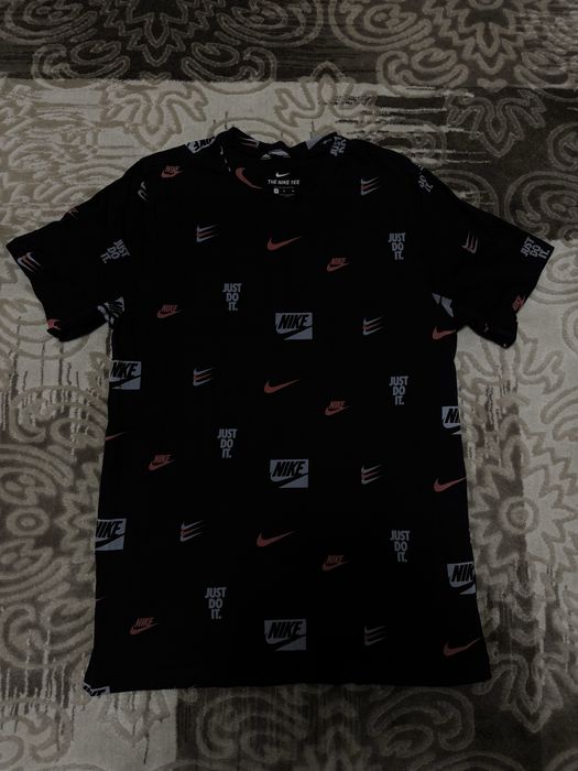 Футболка nike central swoosh