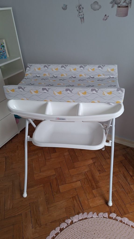 Banheira Bebé com muda fraldas