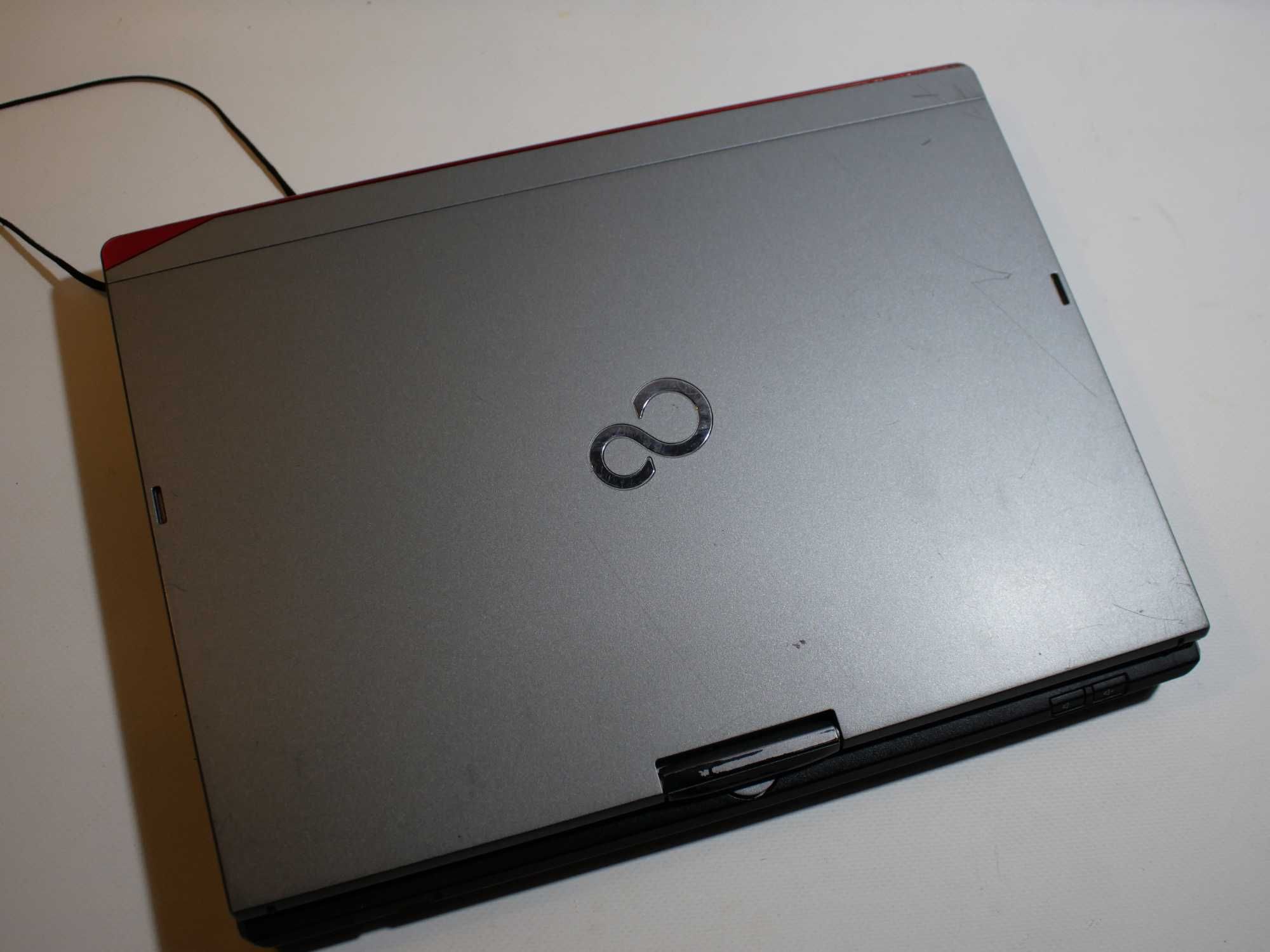 Fujitsu LifeBook T726 i5-6200U 1366*768 IPS 250Gb/8Gb Wacom